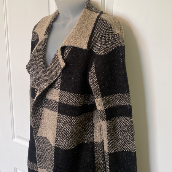 Black and Tan Cardigan - Picture 4 of 9